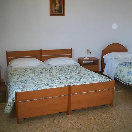 招待所 洛坎达罗通达住宿加早餐旅馆 Montale (Tuscany)