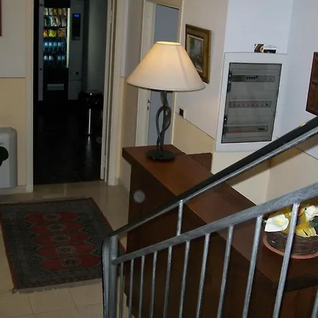 Pensionat La Rotonda Montale (Tuscany)