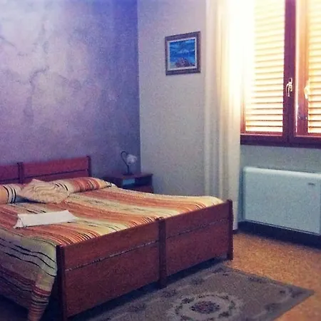 Pensionat La Rotonda Montale (Tuscany)
