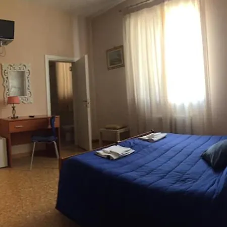 La Rotonda 4* Montale (Tuscany)